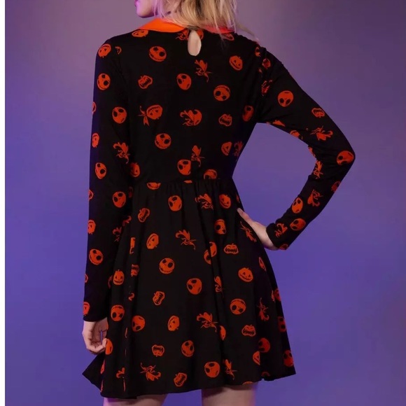 Her Universe‎ The Nightmare Before Christmas Flocked Icons Long-Sleeve Dress - Picture 3 of 3